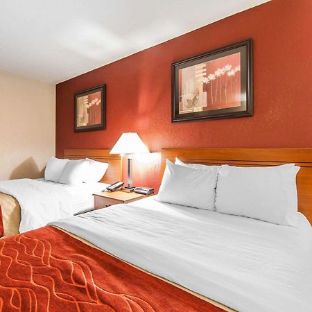 Quality Inn Seaman Екстериор снимка