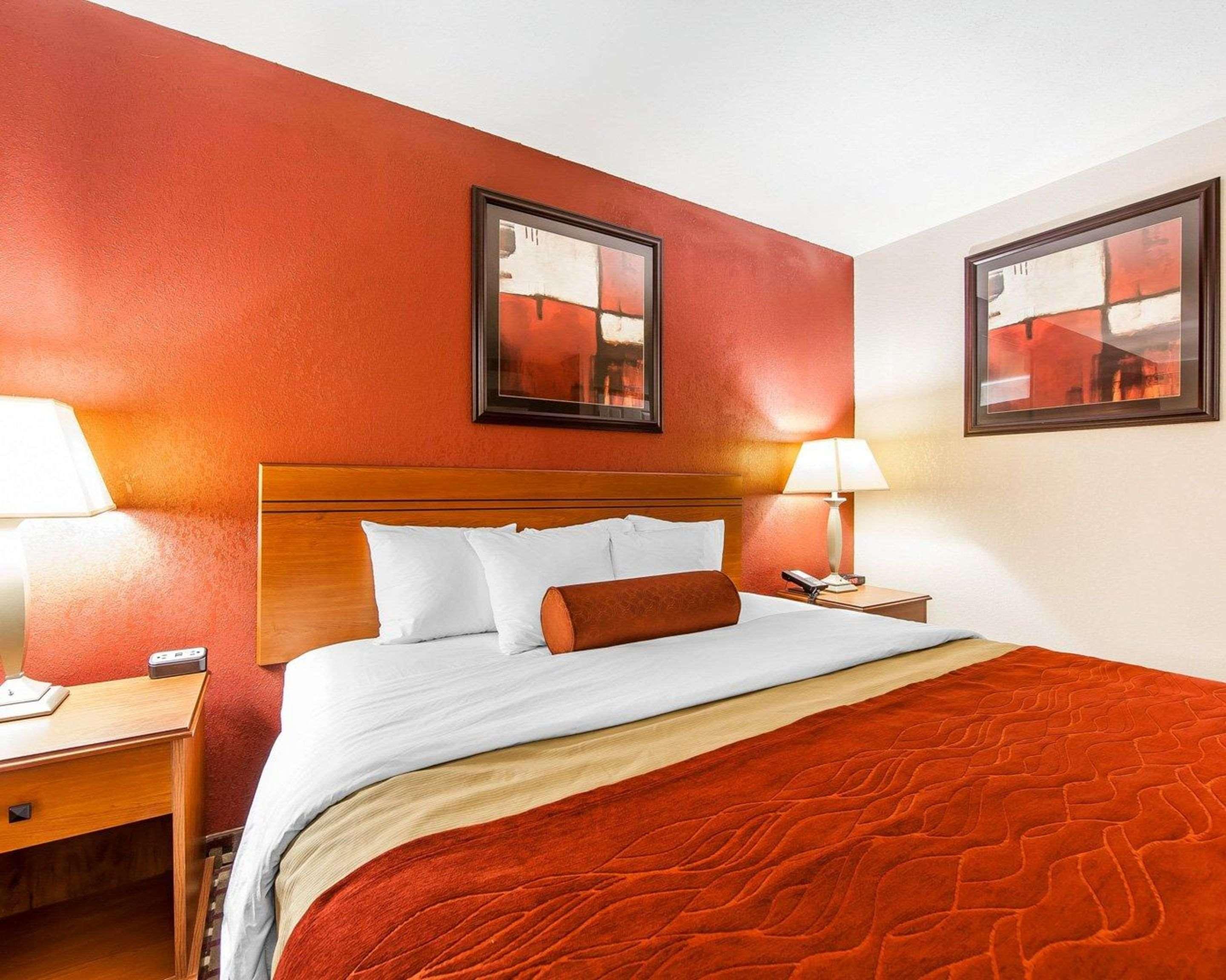 Quality Inn Seaman Екстериор снимка