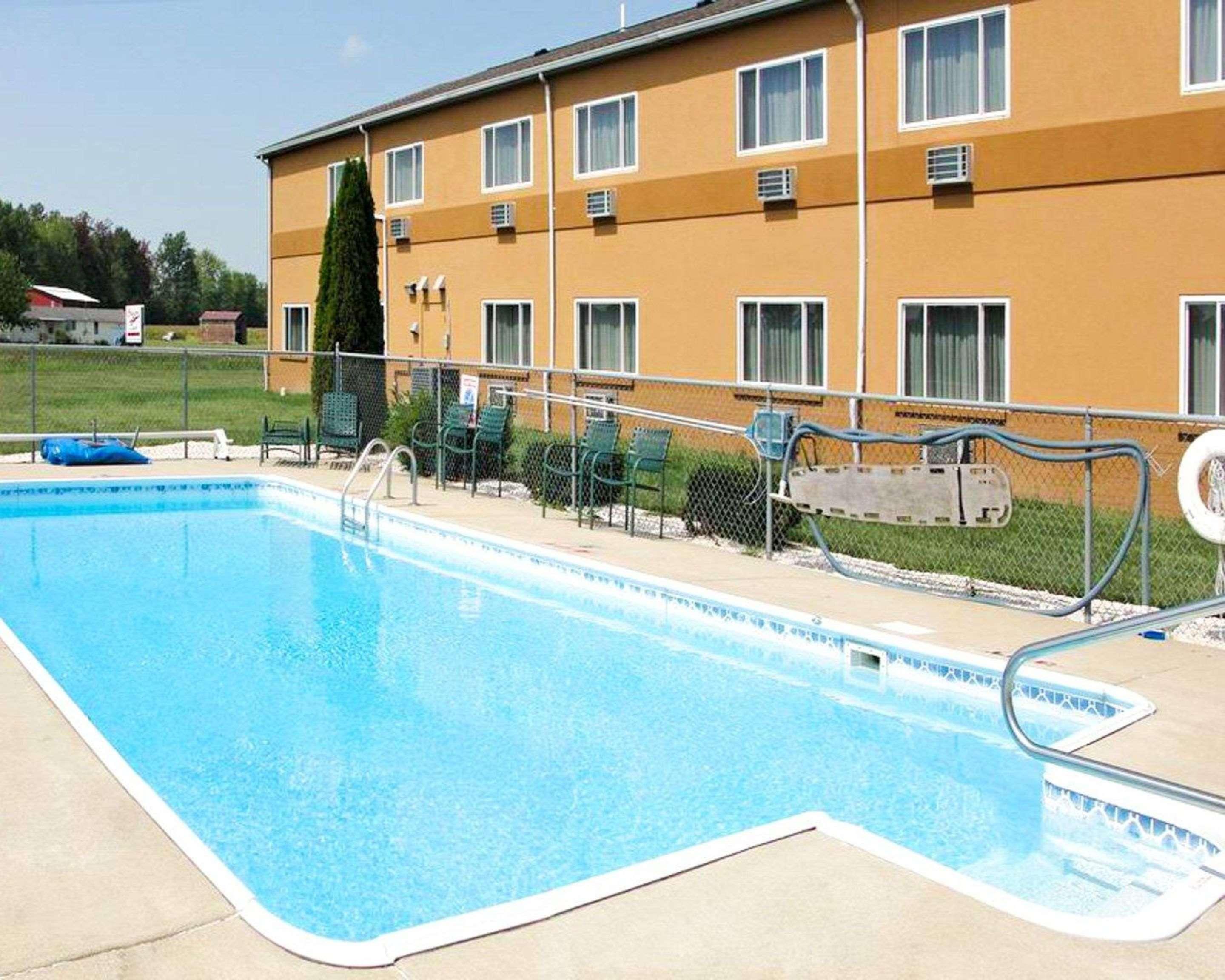 Quality Inn Seaman Екстериор снимка