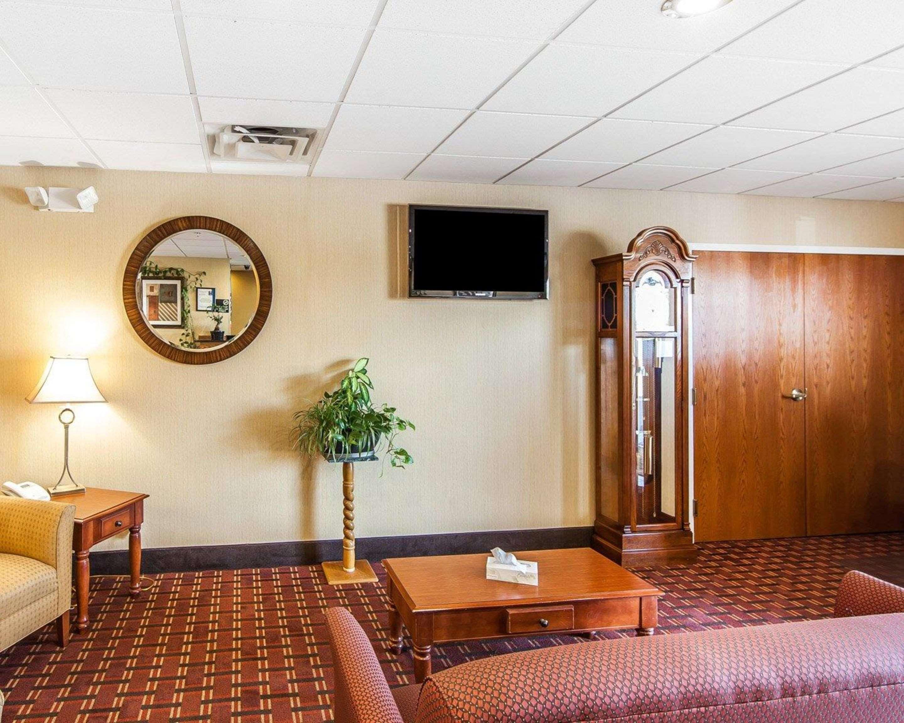 Quality Inn Seaman Екстериор снимка