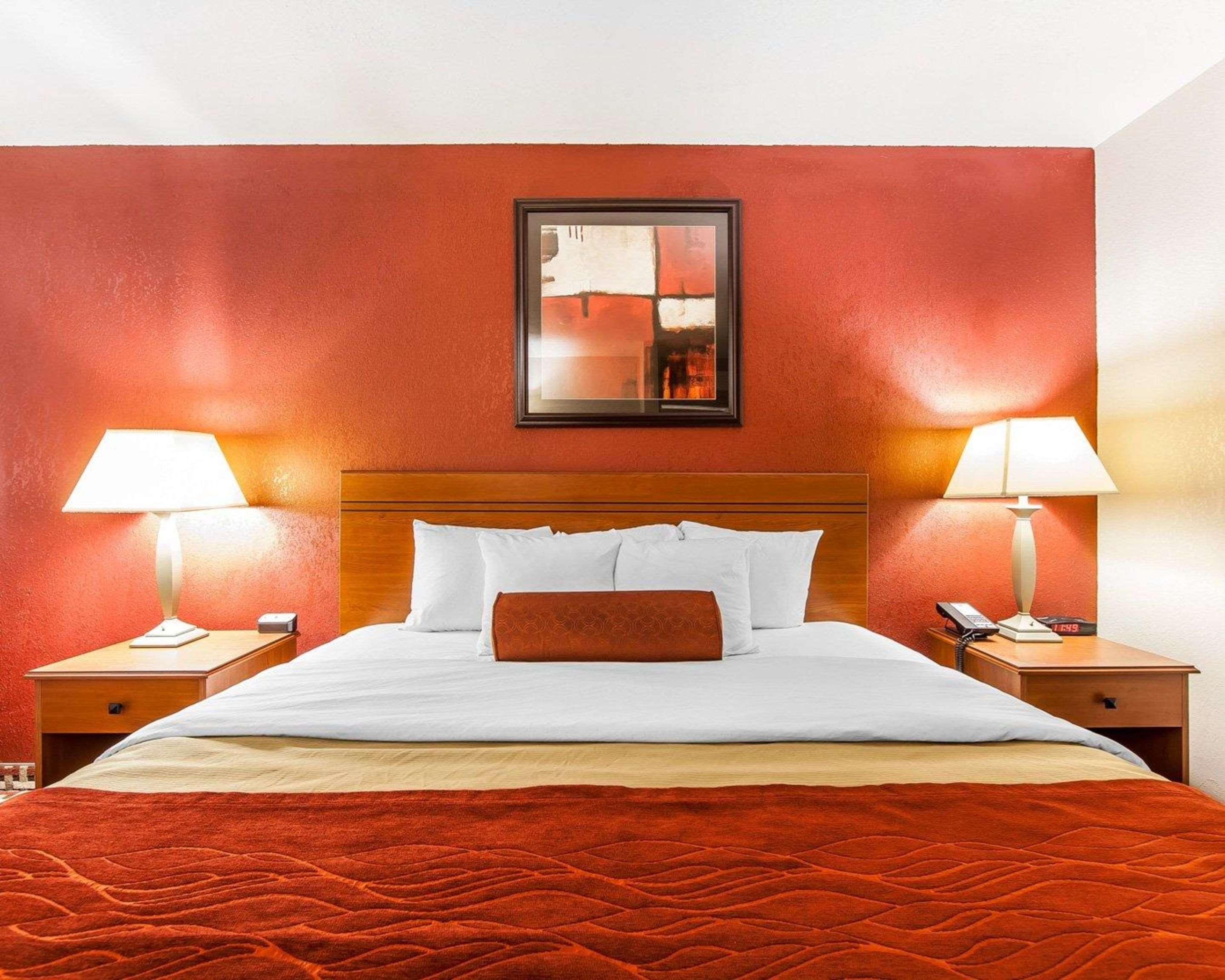 Quality Inn Seaman Екстериор снимка