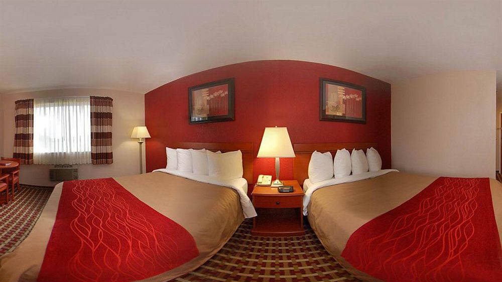 Quality Inn Seaman Екстериор снимка