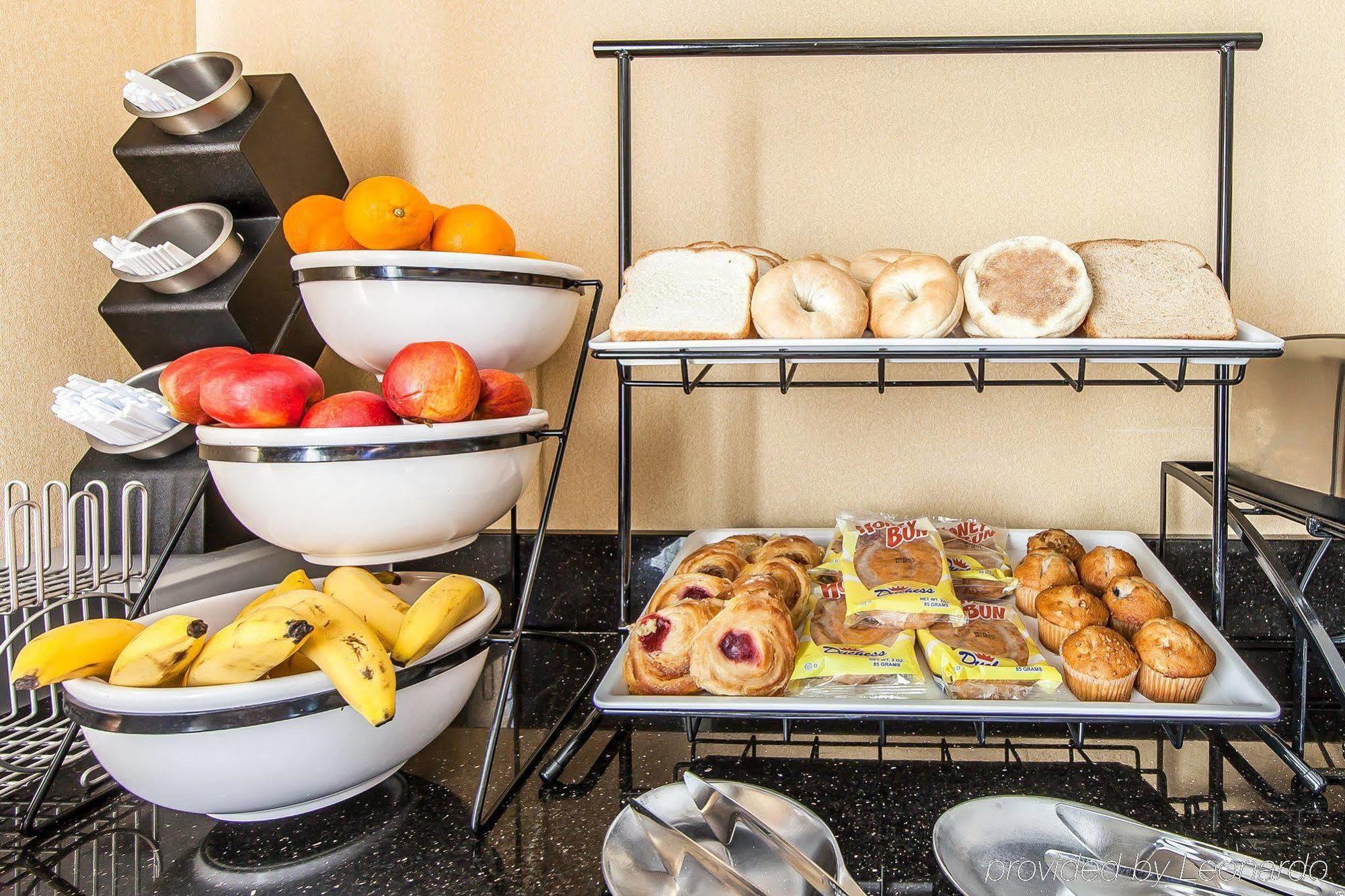 Quality Inn Seaman Екстериор снимка
