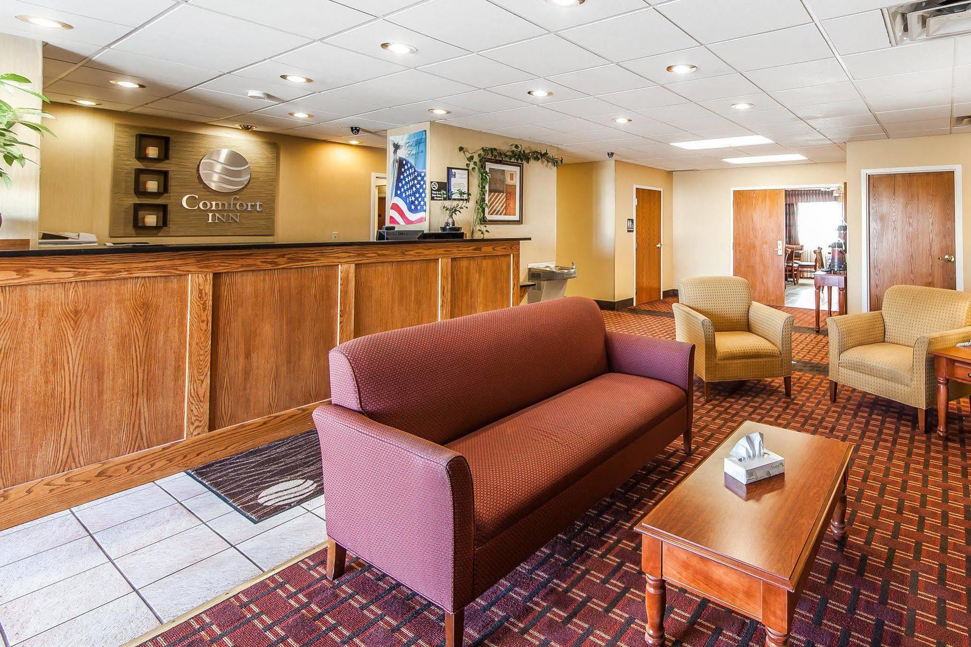 Quality Inn Seaman Екстериор снимка